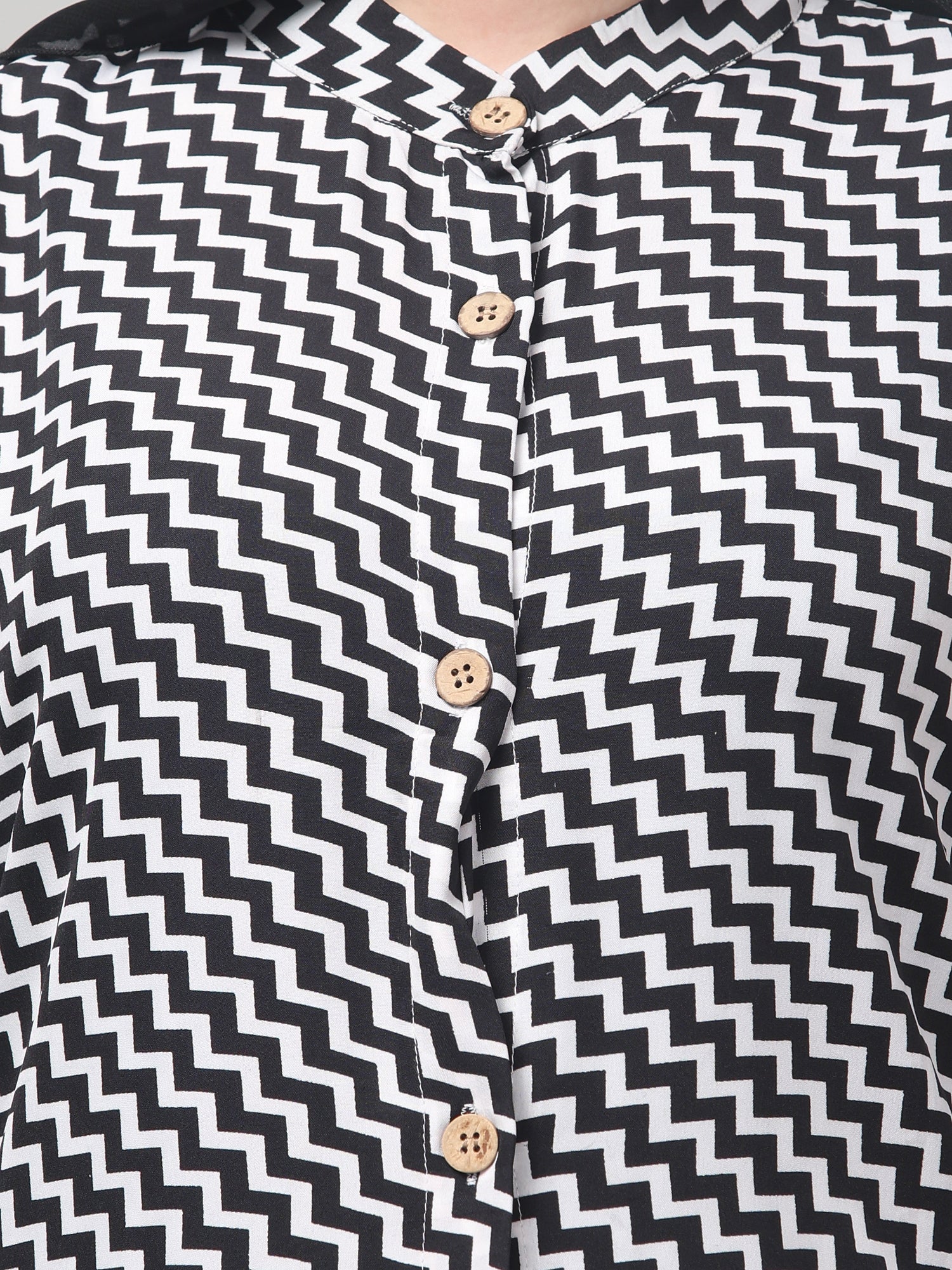 Black Front Open Zig-Zag Printed Crepe Abaya