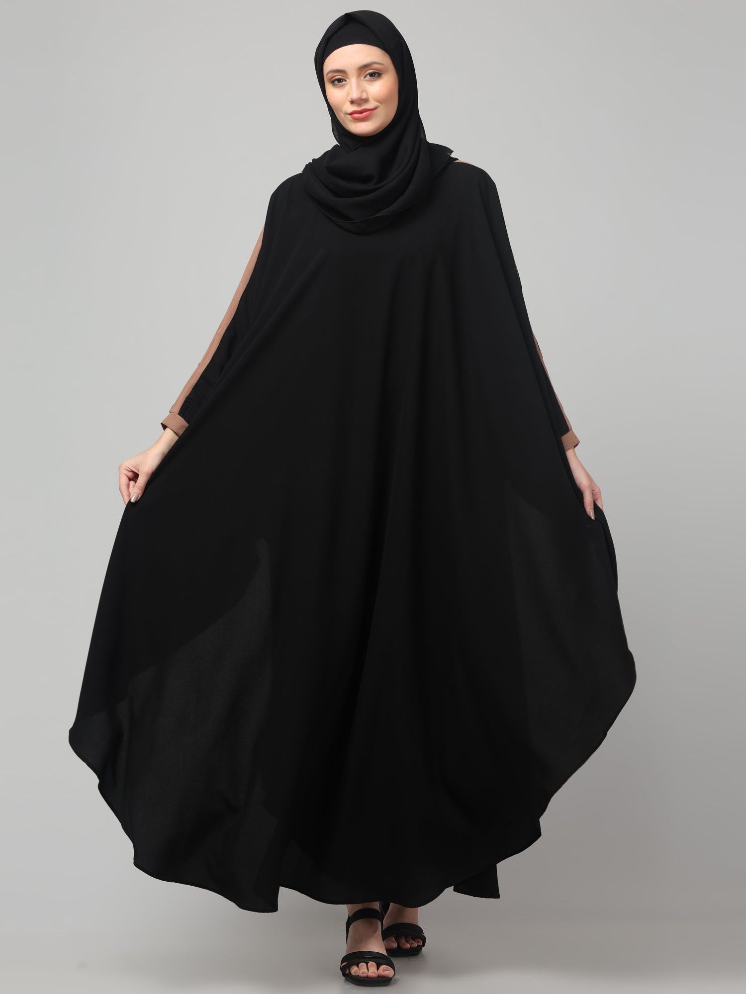 Black Free Size Solid Piping Detailing Kaftan Abaya
